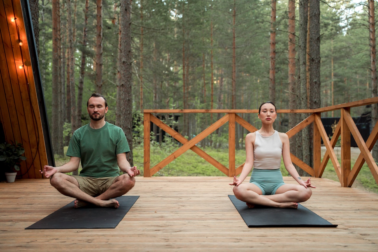 You are currently viewing What’s the Difference Between the Thinking Mind and the Meditative Mind? – Path to Peace Podcast