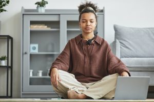 Read more about the article When is the Best Time to Meditate? – Path to Peace Podcast