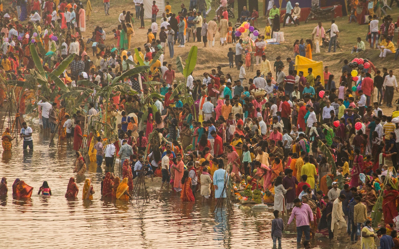 You are currently viewing What I Learned Infiltrating a Secretive Ashram in India – Path to Peace Podcast