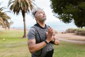 Read more about the article Path to Peace Can I Meditate Standing?