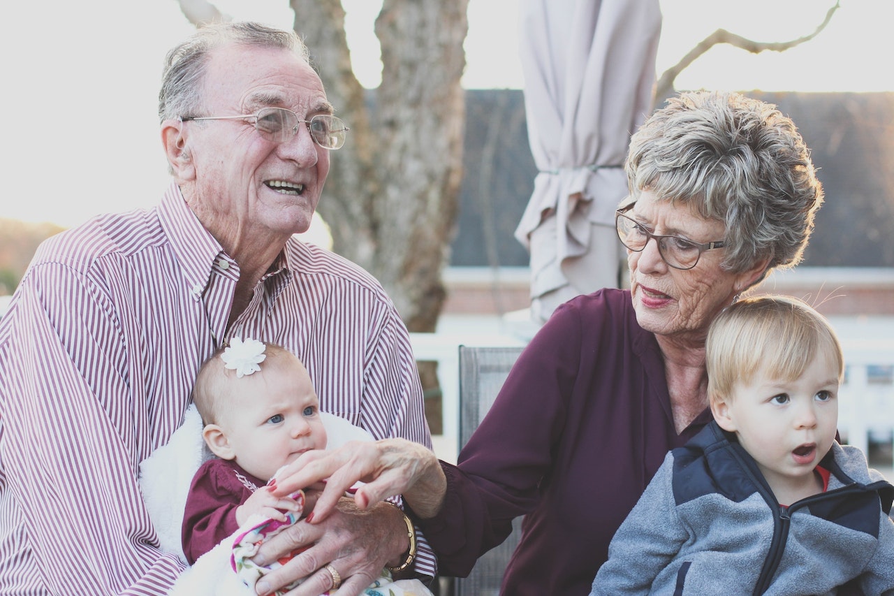 You are currently viewing How to Practice Non-Attachment When Living with Families