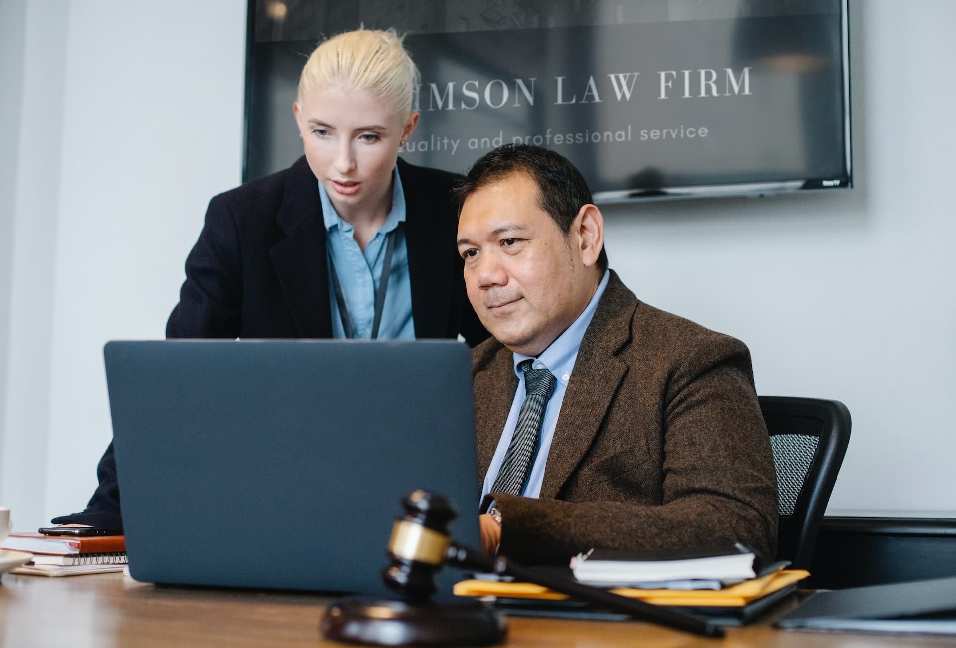 You are currently viewing How Lawyers Can Use Meditation to Improve Their Law Practice